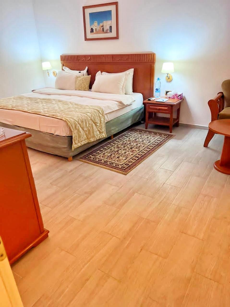 L'Amitie Hotel Нджамена Екстер'єр фото