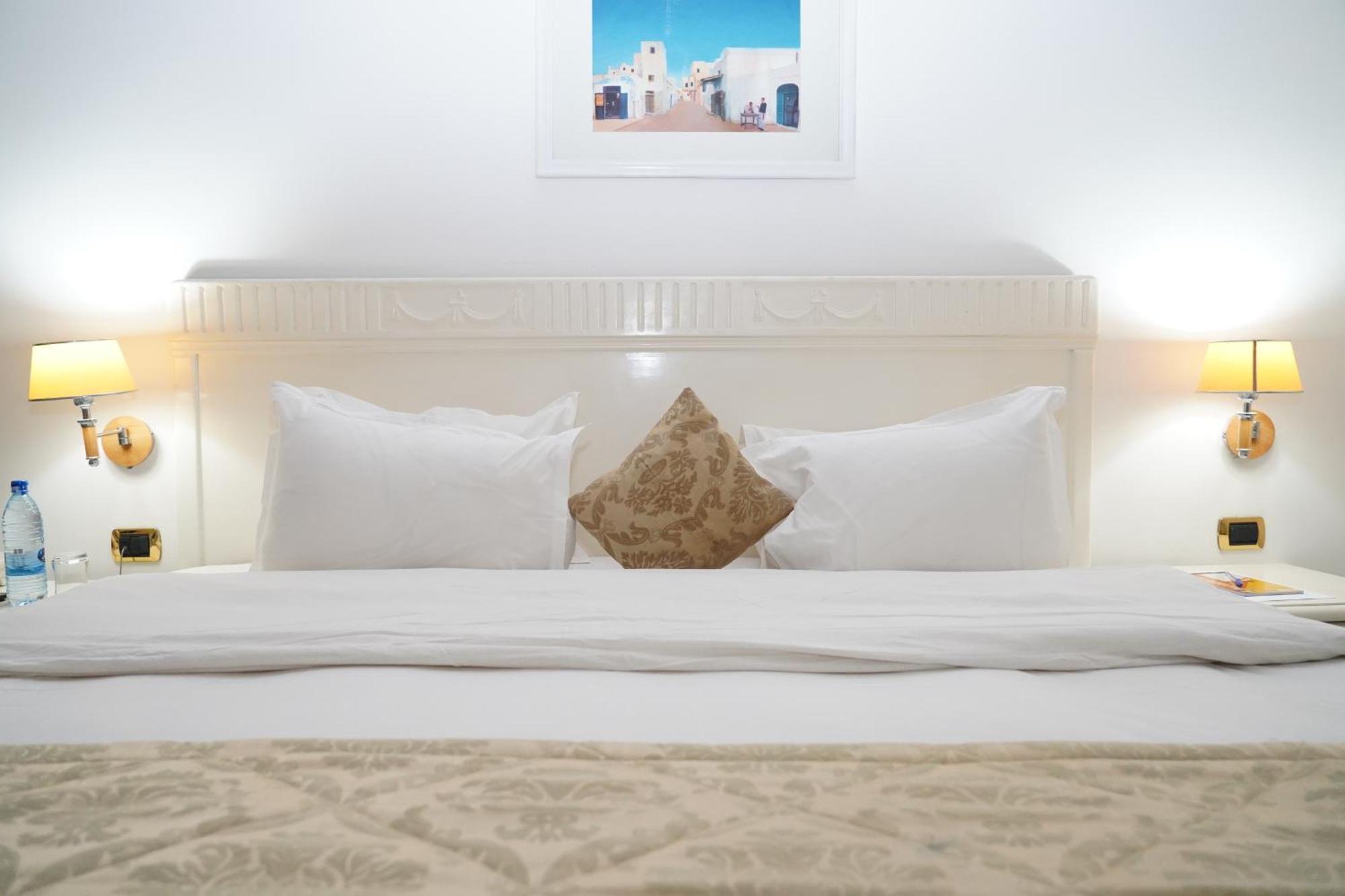 L'Amitie Hotel Нджамена Екстер'єр фото