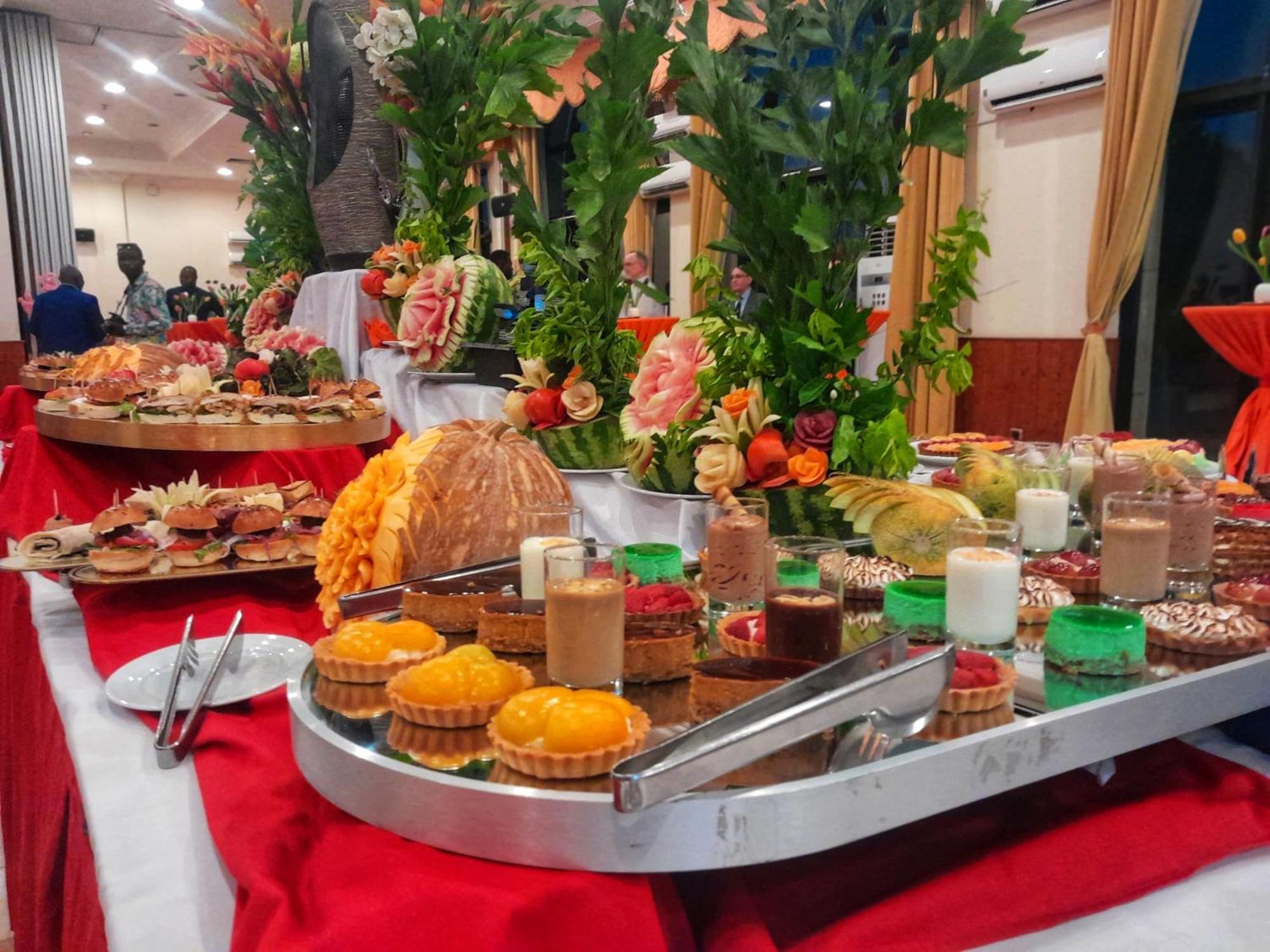 L'Amitie Hotel Нджамена Екстер'єр фото