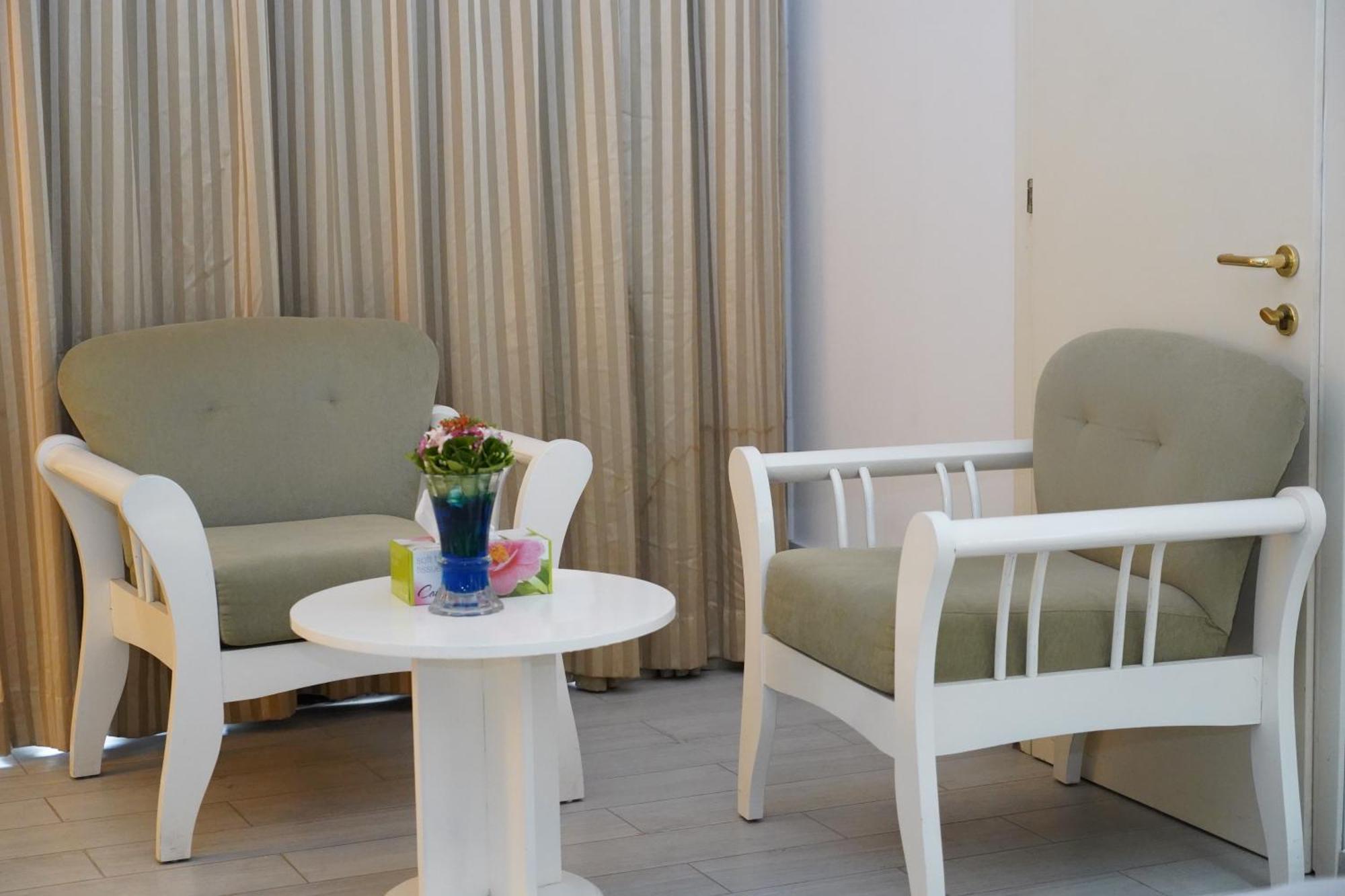 L'Amitie Hotel Нджамена Екстер'єр фото