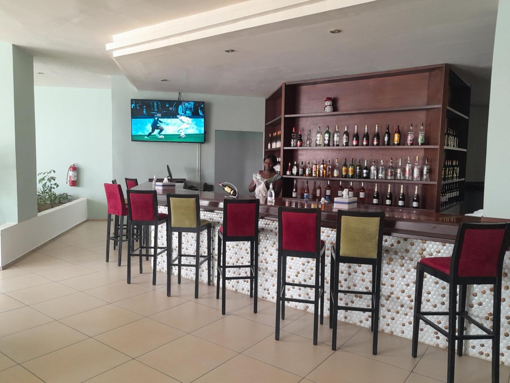 L'Amitie Hotel Нджамена Екстер'єр фото