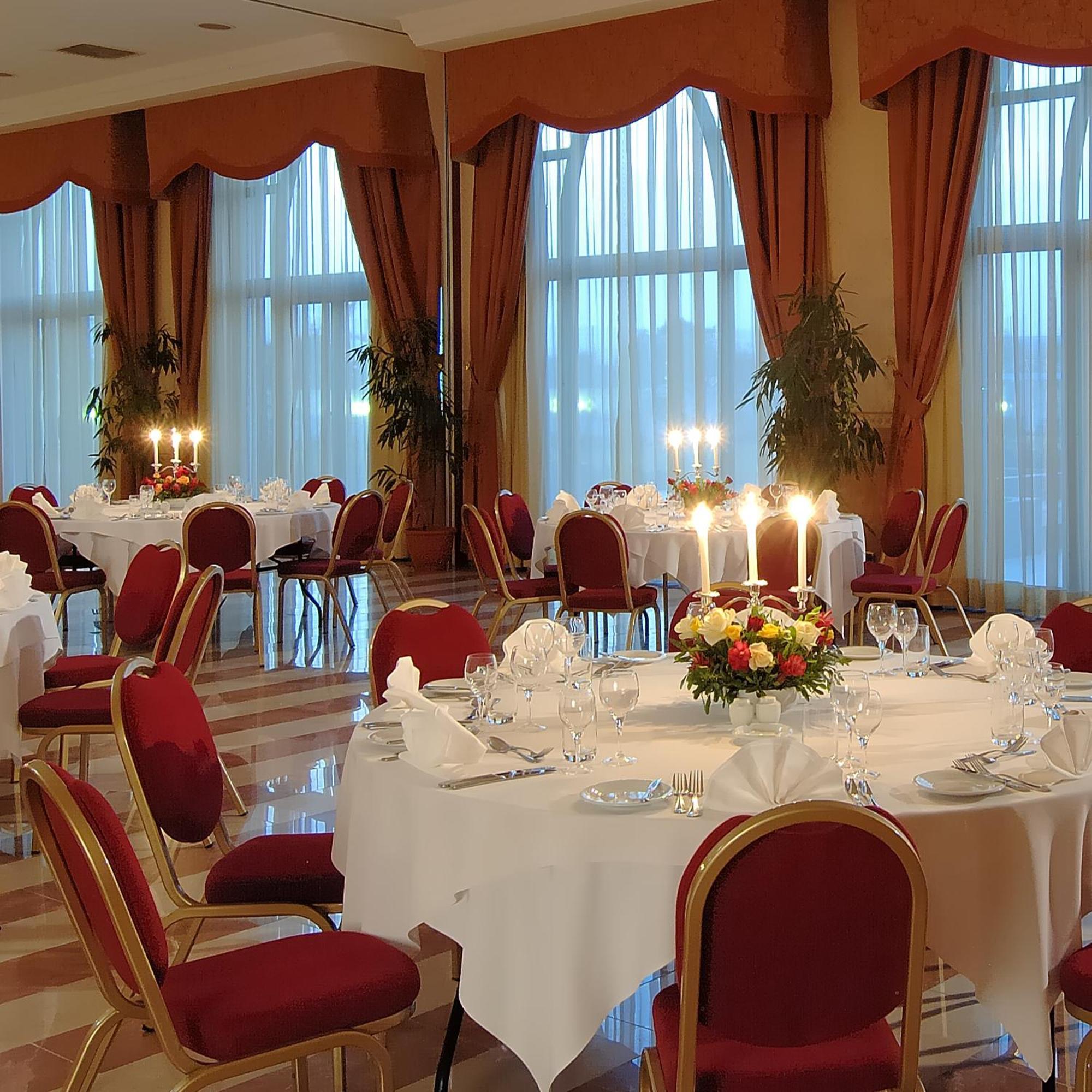 L'Amitie Hotel Нджамена Екстер'єр фото