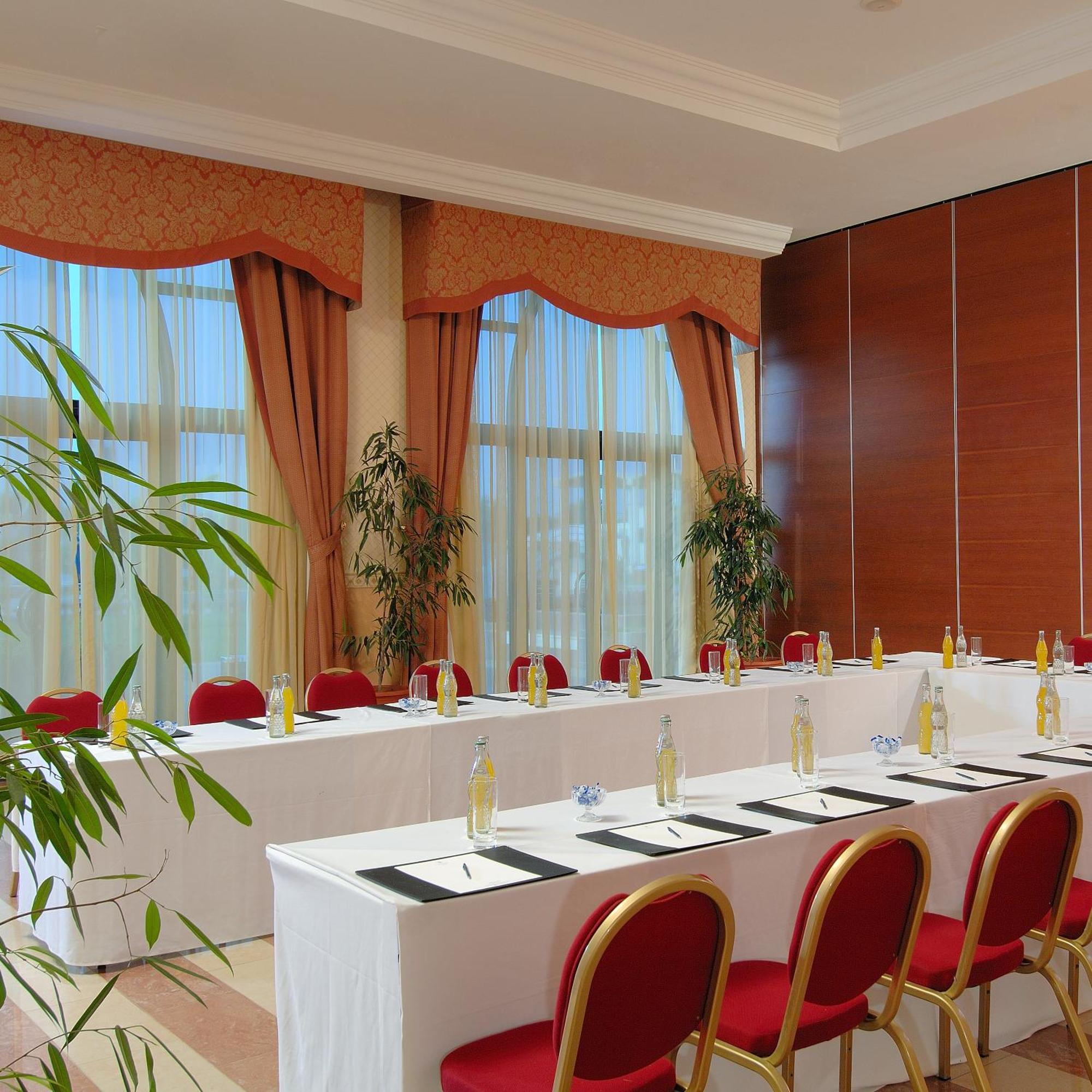L'Amitie Hotel Нджамена Екстер'єр фото